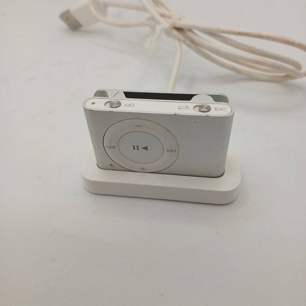 Apple iPod Shuffle 2nd Gen A1204 Silver / Gray -  MP3 Player Vintage  Untested - Picture 2 of 12